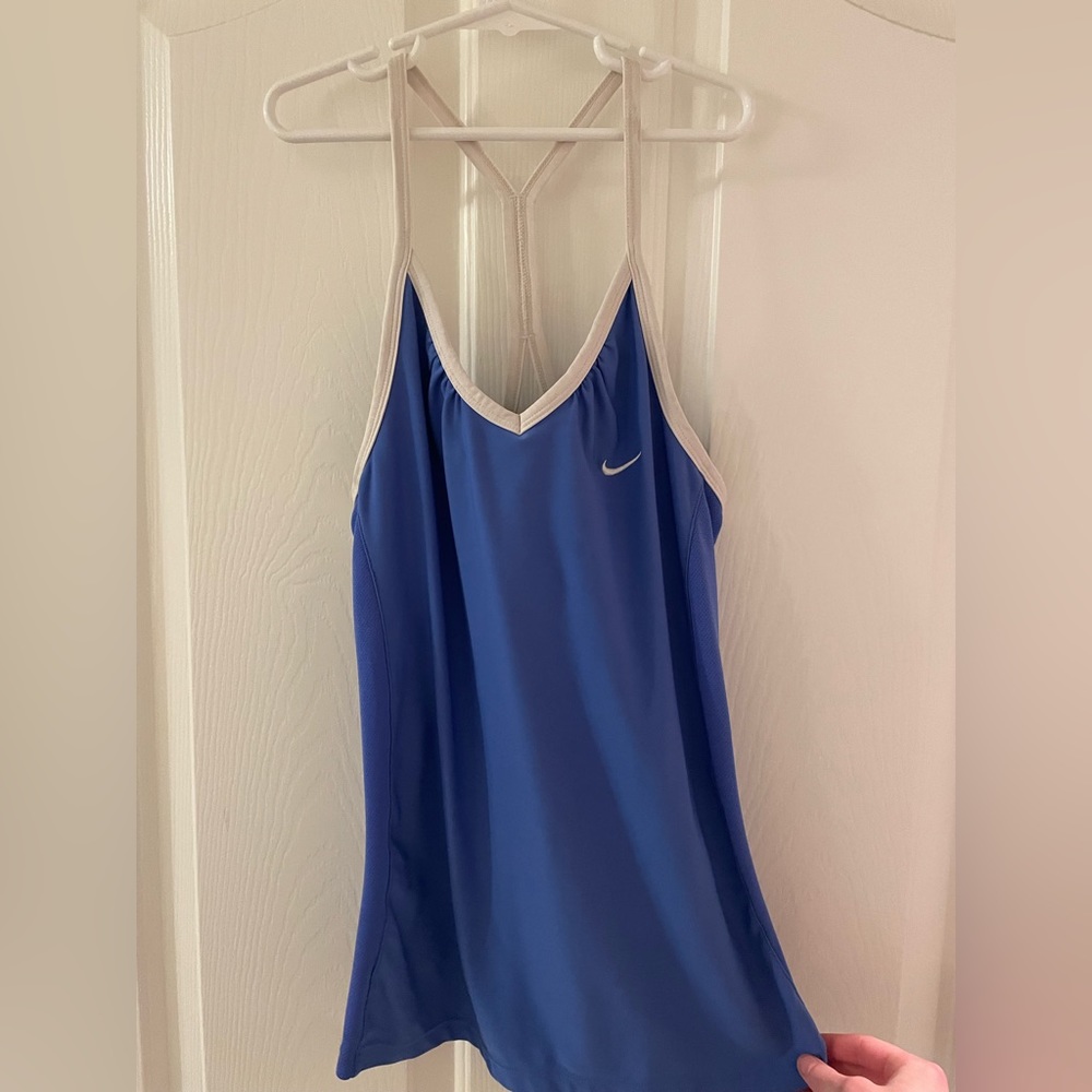 nike workout tank top